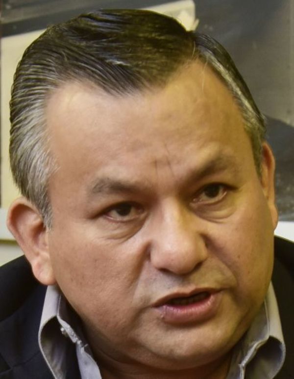 Afiliados de Unace denuncian a fiscala por presunta inacción - Política - ABC Color