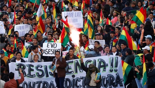 Bolivia: Grupos cívicos dan 48 horas a Evo Morales para que renuncie a la presidencia