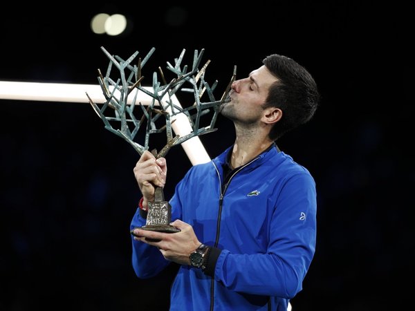 Djokovic suma su quinta copa en París