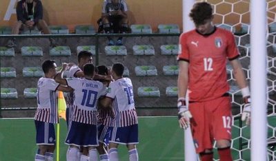 Paraguay lidera con autoridad y va por Argentina