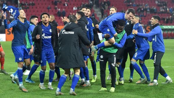 Schalke gana y entra en puestos europeos - Fútbol - ABC Color