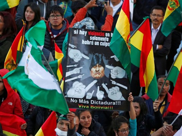 Oposición da ultimátum a Morales y convoca a militares en Bolivia
