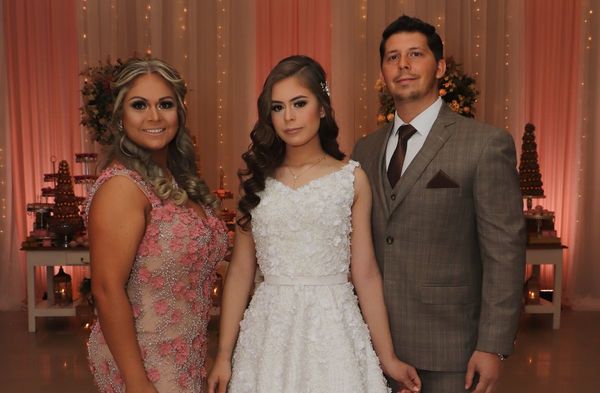 Los 15 de María Nidia