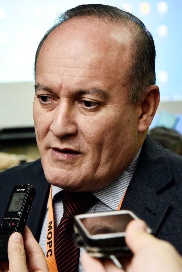Exviceministro que otorgó bioceánica ahora trabaja para firma beneficiada - Economía - ABC Color