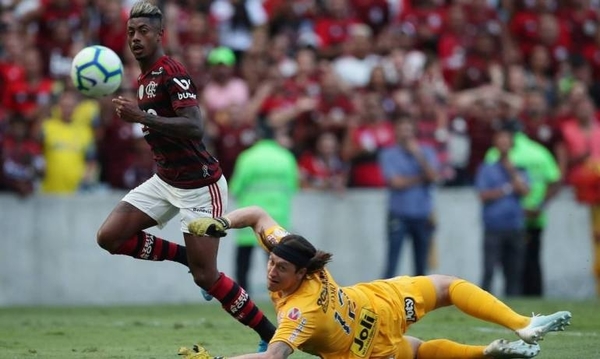 HOY / Flamengo vapulea al Corinthians con tres goles de Bruno Henrique