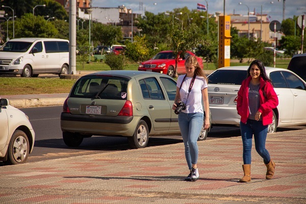 Meteorología pronostica ambiente caluroso y precipitaciones