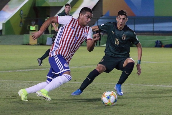 Paraguay vence a Italia y clasifica primero