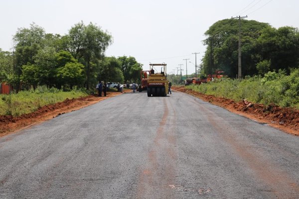 Gobierno comienza trabajos de 200 kilómetros de asfaltados en la Región Oriental
