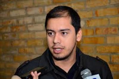 Prieto rechaza escraches y advierte a funcionarios