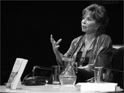 Isabel Allende califica a Trump de "imbécil" por cambio climático