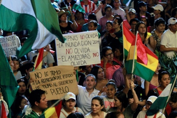 Bolivia entra en tercera semana de protestas con mayor presión sobre Morales | .::Agencia IP::.