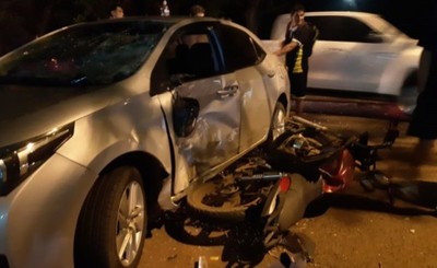 Motociclista muere tras embestir contra vehículo que ingresaba a motel