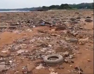Bajante del río Paraguay permite ver toneladas de basuras arrojadas al cauce - ADN Paraguayo