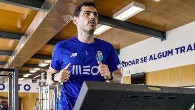 Iker se entrena medio año después - Fútbol - ABC Color