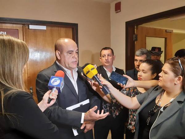 Diputados de HC proyectan ley para que docentes cobren aumento desde enero, y anuncian guerra a licitaciones infladas - ADN Paraguayo