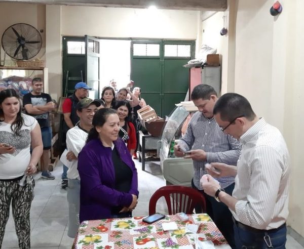 Consulado en Argentina entregará más de 2.000 cédulas a paraguayos residentes » Ñanduti