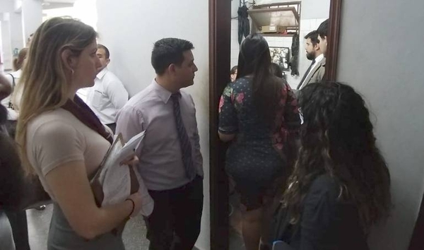 HOY / En busca de 10.000 millones "perdidos" hallan "javorai" de papeles fraguados en comuna