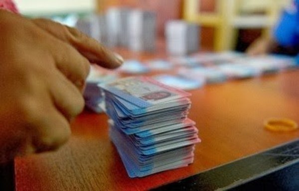 Desde el Consulado en Argentina entregarán más de 2.000 cédulas a paraguayos residentes - ADN Paraguayo