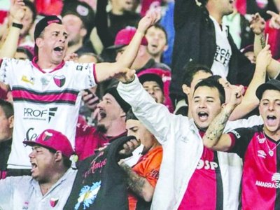 Recomendación a los de Colón es que tomen agua