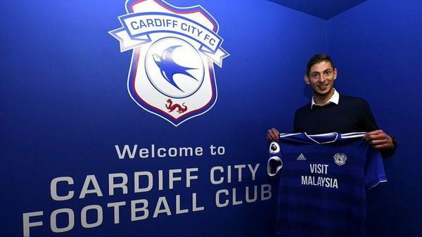 Cardiff se expone a prohibición si no abona traspaso de Sala - Fútbol - ABC Color