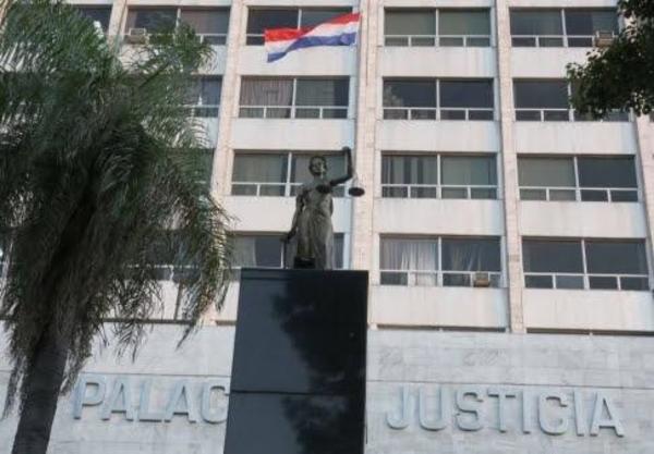Acuerdo y Sentencia N° 883 de la Sala Constitucional