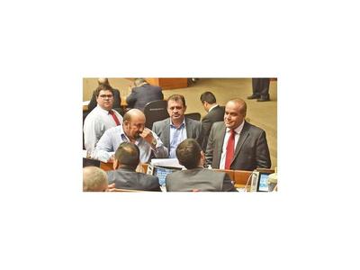 Pedidos de pensiones graciables siguen en Cámara de Diputados