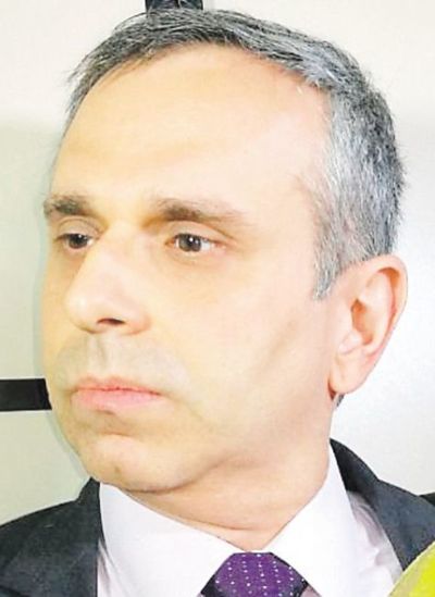 Piden a monseñor Martínez que saque a  Kriskovich de UC - Política - ABC Color