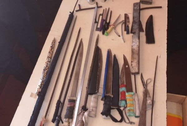 Hasta espadas y lanzas encontraron durante cateo en cárcel de Pedro Juan - ADN Paraguayo