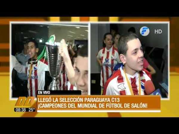 ¡Llegaron los campeones del Mundial de Fútbol de Salón!