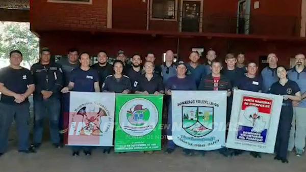 BOMBEROS DE ASFA CANADÁ CAPACITARON A SUS PARES DE ITAPÚA