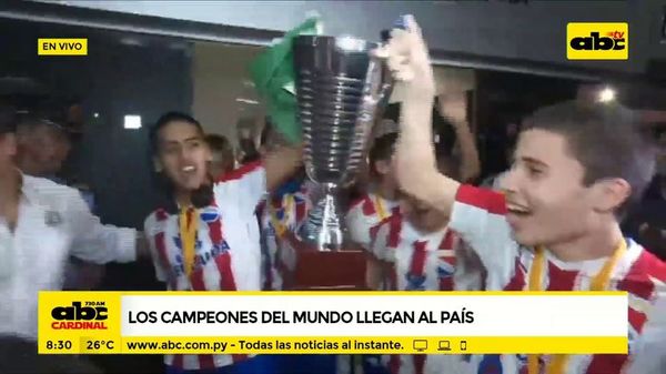 Los campeones del mundo llegan al país - ABC Noticias - ABC Color