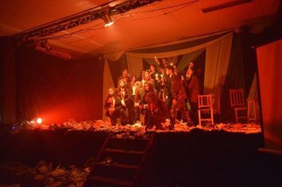 Falta de promoción e informalidad, factores que atascan al teatro local - Periodismo Joven - ABC Color