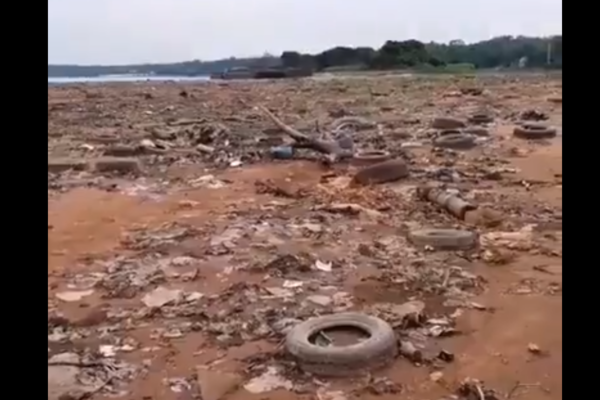 Calamitoso estado del río Paraguay