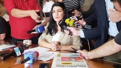 Ex viceministra demanda a Petta por 2.000 millones por daño moral