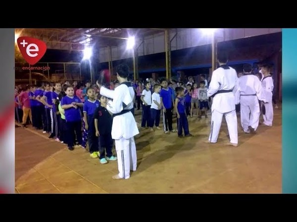 DICTAN CLASES DE TAEKWONDO EN B° ITA PASO DE ENCARNACIÓN