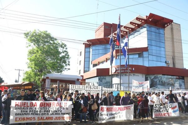 Levantan medida de fuerza en el Registro Civil