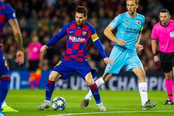 Barcelona iguala ante Slavia Praga en el Camp Nou