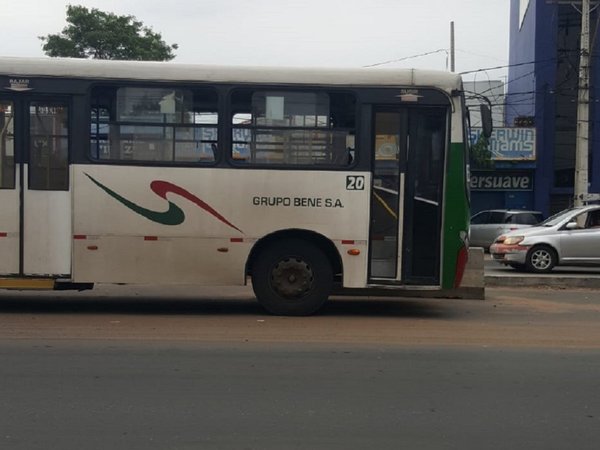 Colectivo embiste a peatón en la zona del Metrobús
