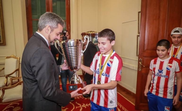 HOY / Abdo recibió a los campeones del mundo de la sub 13