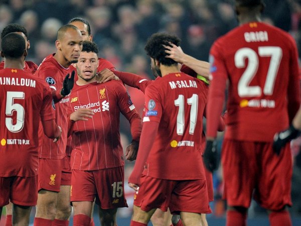 El Liverpool gana con la ley del mínimo esfuerzo