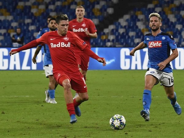 Lozano doma el efecto Haaland y acerca al Napoli a octavos