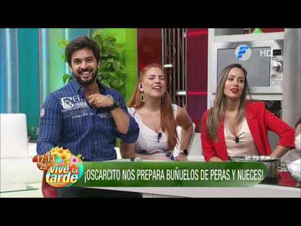 Buñuelos de peras y nueces con batido reponedor