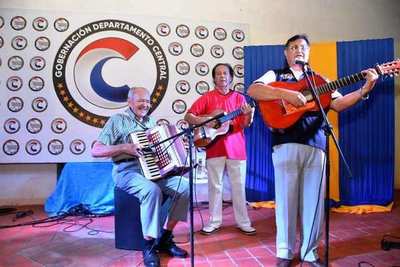 “Lunes Folclórico” vuelve a brillar en Luque •