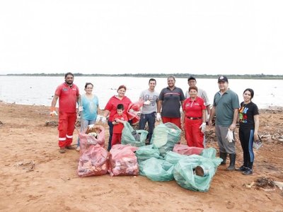 San Antonio: Ciudadanos inician limpieza de ribera del río Paraguay