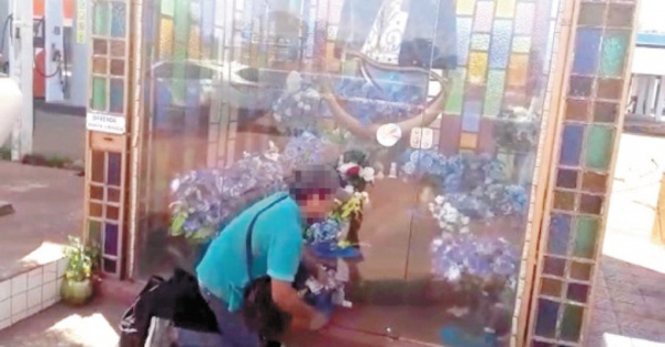 Lo filmaron cuando robaba ¡a la Virgen!