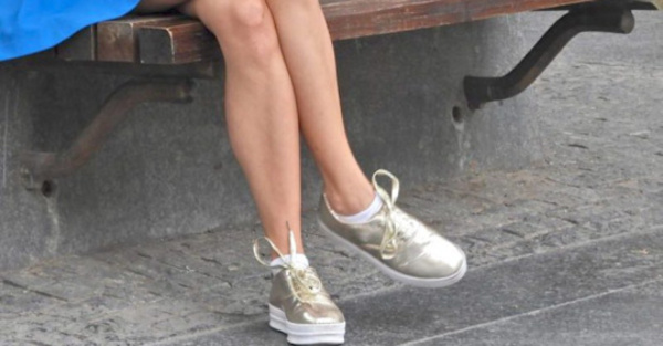 “Mula” cayó con 2 kilos de oro en sus zapatos