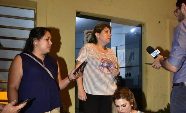 HOY / Denuncian que hombre trató de matar a su esposa y que policía lo liberó