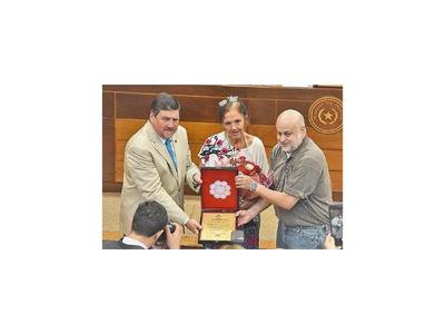 Rinden homenaje a defensora de los animales y las plantas