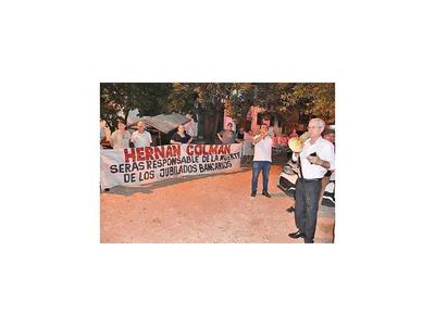 Suspensión de reaseguro de salud genera conflicto