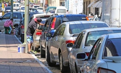 HOY / Sudamericana: Policía no permitirá que cuidacoches extorsionen a conductores